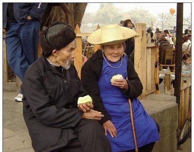 世間，有一種最美麗的感情，超越了男女之情，不僅僅是愛，里面還