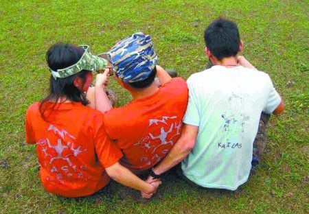 腳踏兩只船，淹死的還是自己