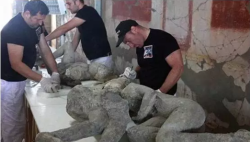 九寨溝地震：你幫我擋住石頭的那一刻，我決定嫁給你！