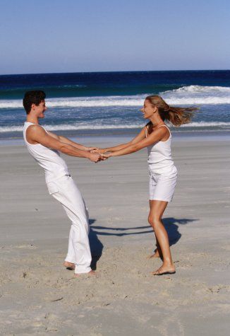 讓愛(ài)陪伴我們遠(yuǎn)行