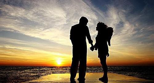 盲妻背后一雙眼