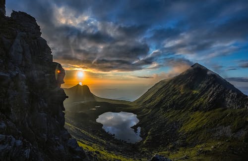 穿越我只想跑個(gè)龍?zhí)装⌒≌f(shuō)主角楚青完結(jié)版閱讀