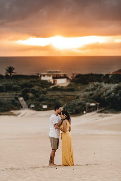 滿江紅·暮雨初收翻譯及賞析