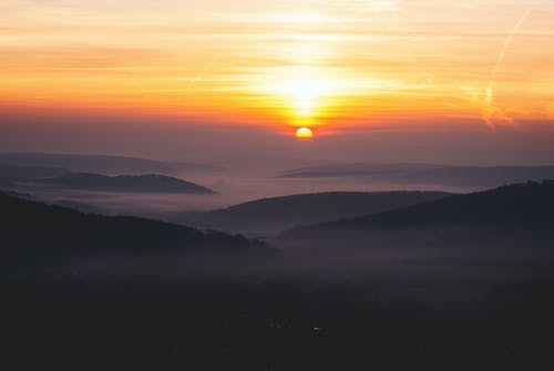 五年級英語作文My Sister 五年級英語作文My Sister