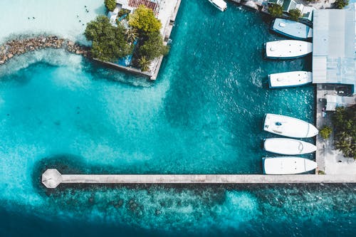 在中學(xué)勵(lì)志報(bào)告會(huì)上的主持詞 在中學(xué)勵(lì)志報(bào)告會(huì)上的主持詞