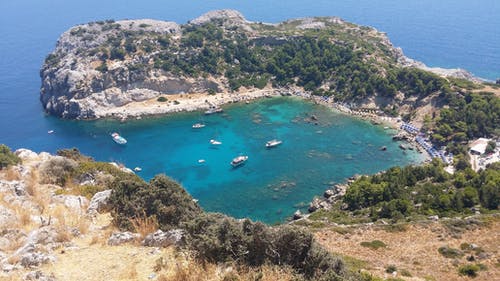 《念奴嬌·赤壁懷古》的譯文及鑒賞