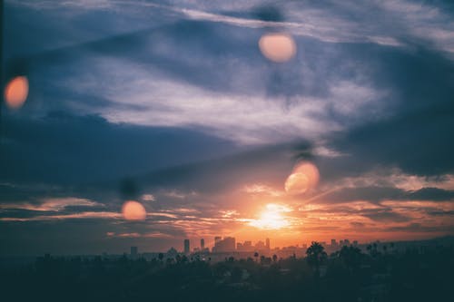 水仙子居庸關(guān)中秋對月翻譯賞析