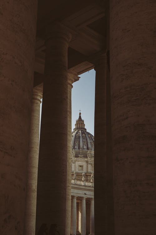 五年級寫人作文我的老師是“美猴王”