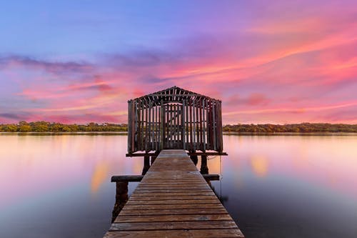 滿江紅敲碎離愁翻譯賞析