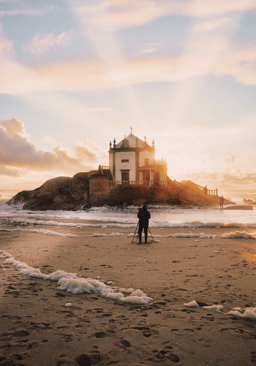 念奴嬌·中秋詩(shī)詞鑒賞