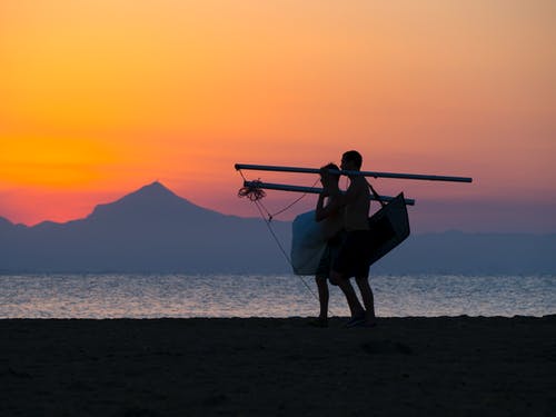 描寫北國(guó)風(fēng)光的現(xiàn)代詩(shī)歌