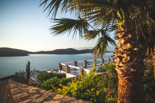 壽陽(yáng)曲·新秋至賞析及譯文注釋