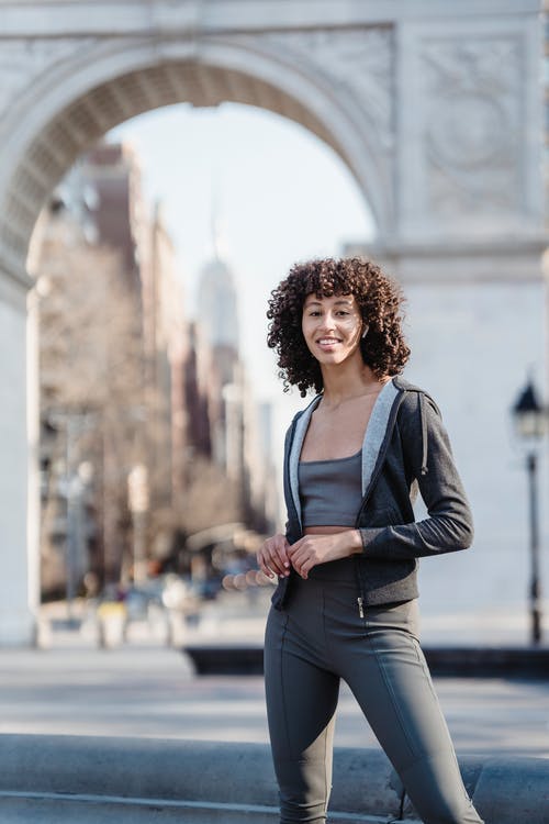 五年級(jí)寫人作文記一個(gè)高尚的人