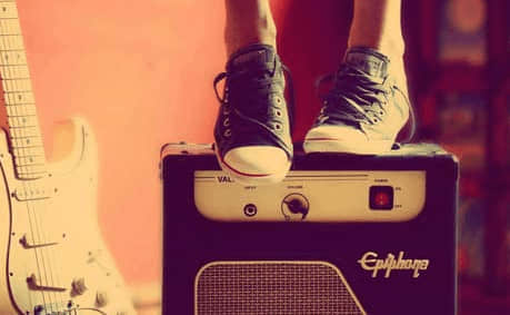 獨(dú)自一個(gè)人面對(duì)現(xiàn)實(shí)的殘酷經(jīng)典句子（71句）