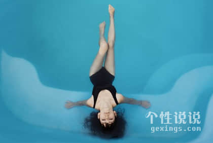 52句霸氣說說經(jīng)典語錄：別和我說對不起，我既不能原諒你也無法捅死你