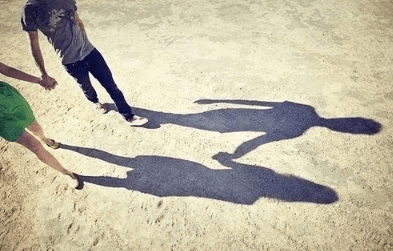 早安心情說說經(jīng)典短句 每天想當(dāng)爺不上班然后又跟孫子一樣去搬磚