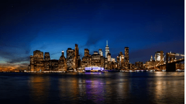 很讓人心痛的傷感說說大全：青燈照壁人初睡，冷雨敲窗被未溫